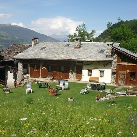 Les Chevreuils Bed & Breakfast Introd Exterior photo