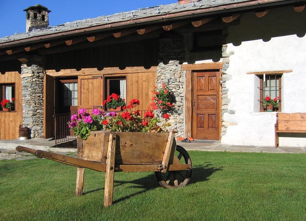 Les Chevreuils Bed & Breakfast Introd Exterior photo