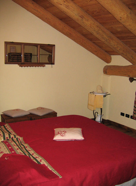 Les Chevreuils Bed & Breakfast Introd Room photo